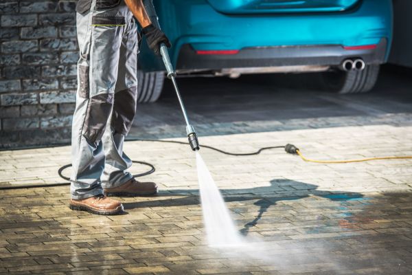 Driveway Pressure Washing in Manteca