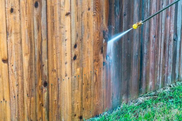 Cost of Fence Washing in Manteca