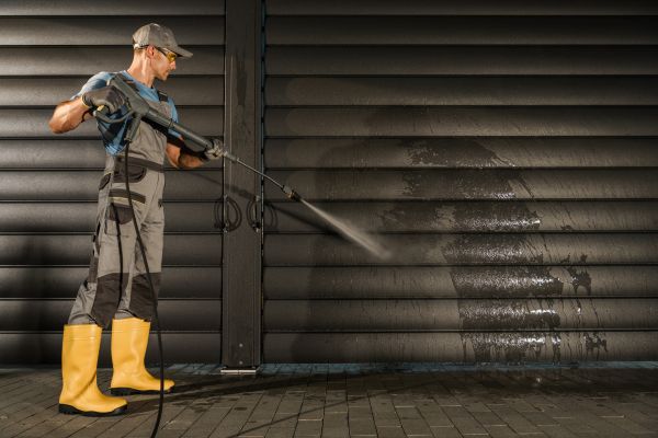 Cost of Garage Power Washing in Manteca