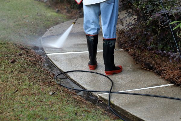 Cost of Sidewalk Pressure Cleaning in Manteca