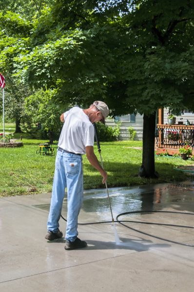 Cost of Driveway Concrete Cleaning in Manteca