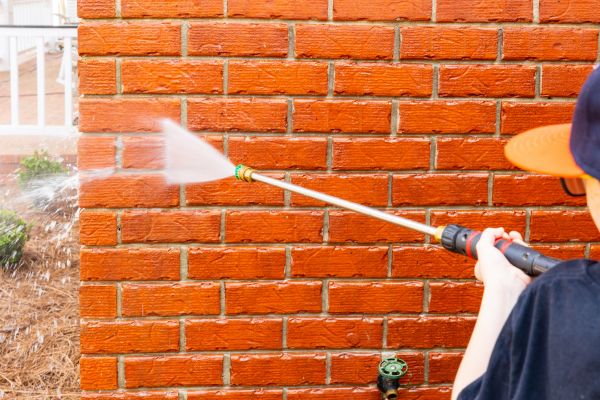 Cost of Wall Pressure Washing in Manteca