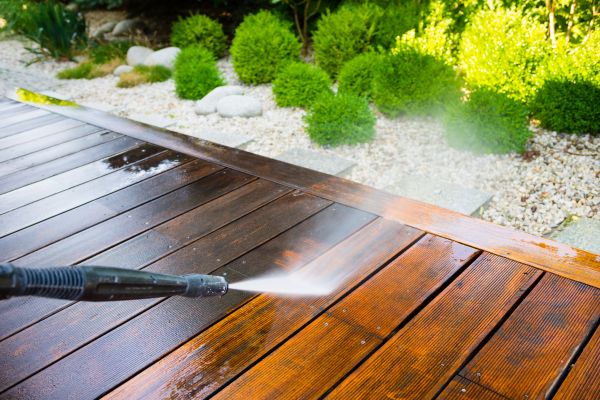 Deck Cleaning in Manteca